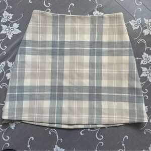 Aritzia Wilfred Classic Mini Skirt in Cream/Grey Check Sz 4